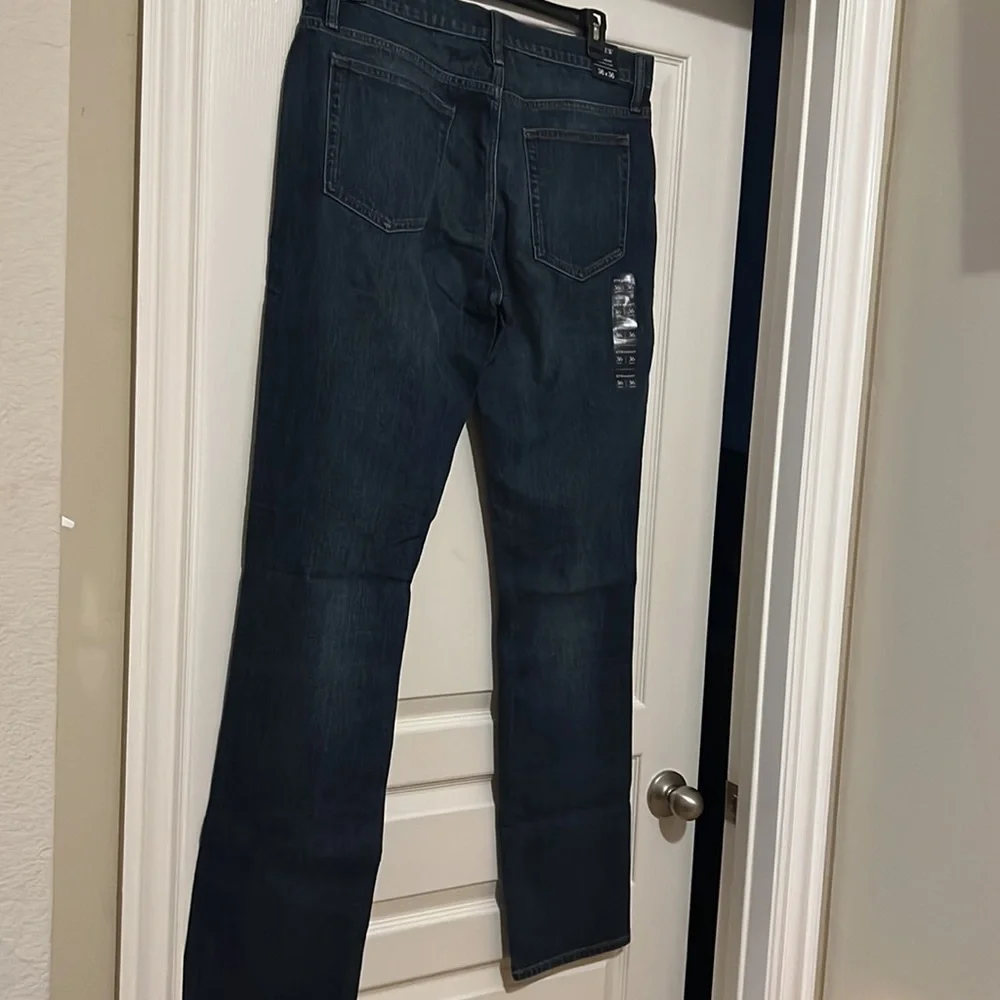 NWT J Crew Men’s Straight-fit jean in vintage flex